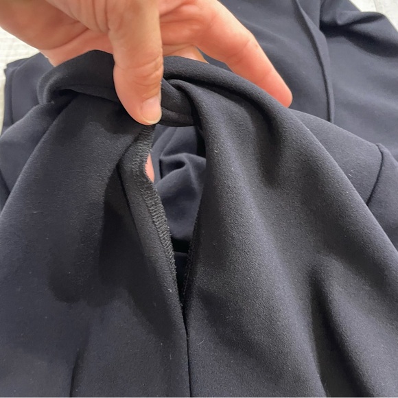 Donna Morgan Navy Keyhole Longsleeve Jumpsuit Size 8 - Picture 4 of 5